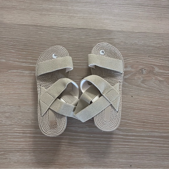 NWT light brown/tan strappy sandals from SHEIN - Picture 1 of 1